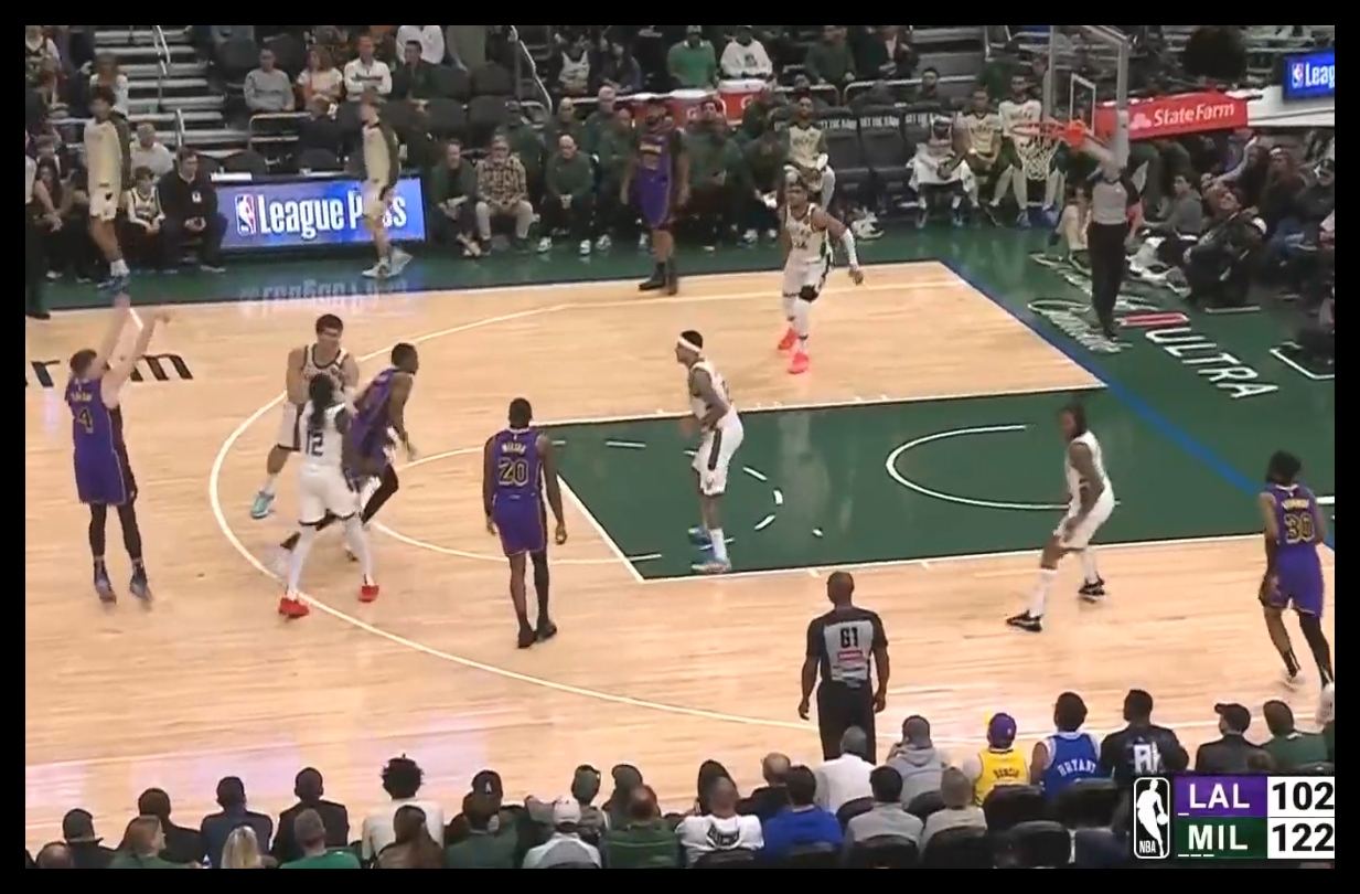 投降了！比賽還剩3分多鐘湖人落后20分 雷迪克派上純替補陣容