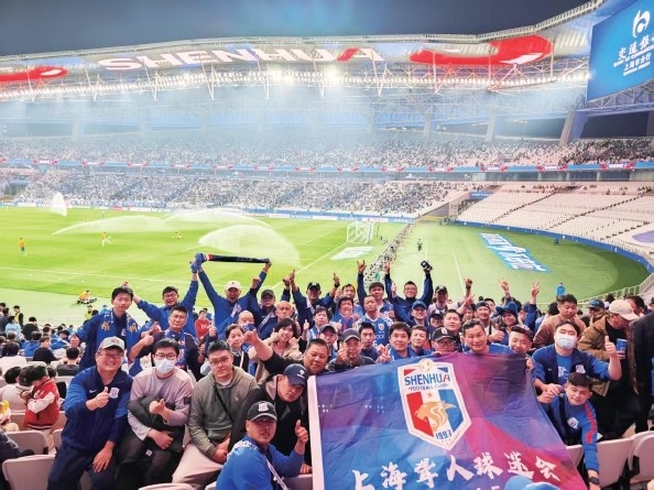 東體介紹上海聾人球迷會(huì)：最安靜的助威，最“響亮”的看臺(tái)