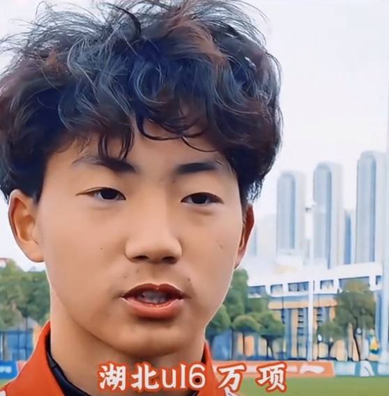 萬(wàn)項(xiàng)談全運(yùn)會(huì)吊射破門(mén)：發(fā)現(xiàn)門(mén)將站位不是很好，就很自信的射門(mén)