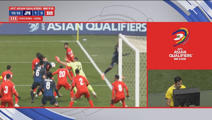 VAR介入判定無效！遠(yuǎn)藤航亂戰(zhàn)破門，裁判吹罰上田綺世手球在先
