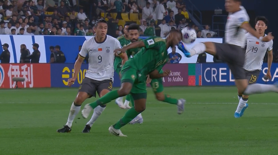 林良銘爆頭染紅！黃健翔：判紅牌也是規(guī)則范圍內(nèi)，是合理的