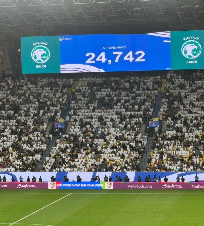 國(guó)足0-1客負(fù)沙特，本場(chǎng)比賽現(xiàn)場(chǎng)觀眾人數(shù)為24742人