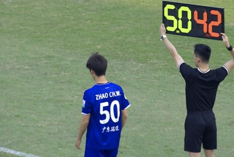 肇俊哲兒子肇宸惟在中乙首輪替補登場，上演職業(yè)生涯首秀