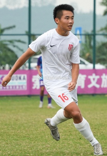中國(guó)職業(yè)賽場(chǎng)首位09后！成都蓉城B隊(duì)16歲小將帥惟浩上演生涯首秀