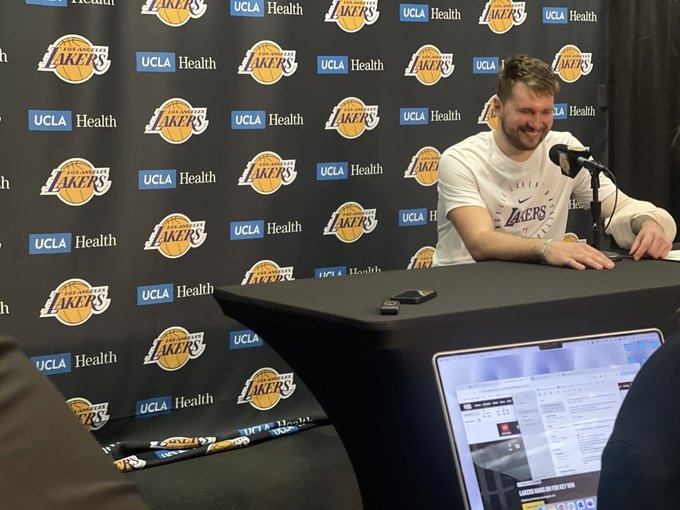 賽后肘部纏著繃帶 東契奇笑言：感覺很糟糕 但兩天后就會好