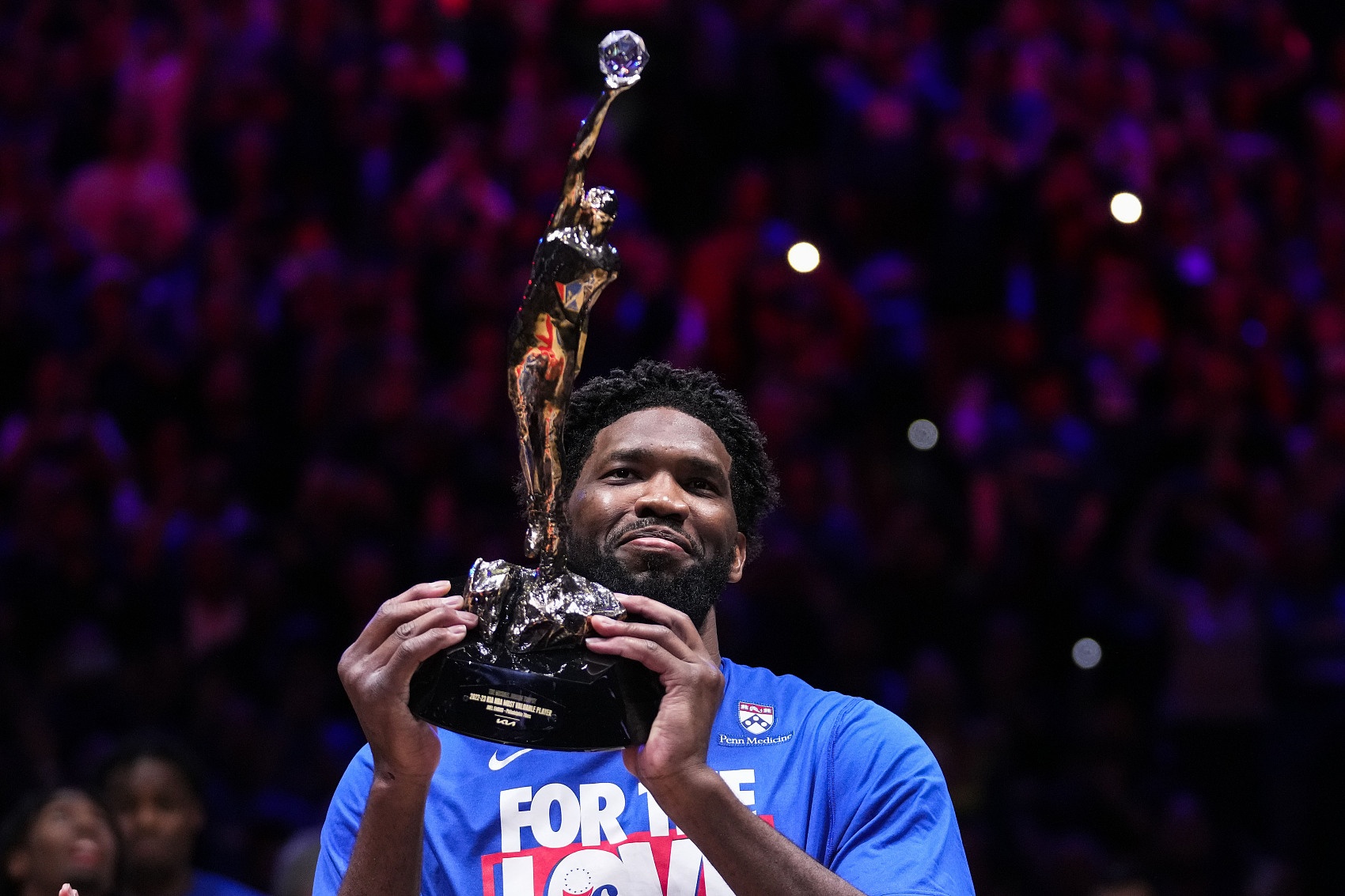 討論|恩比德目前的生涯能進(jìn)名人堂？季后賽沒成績&出場少影響大？