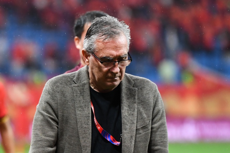 記者：挺怕聽伊萬說通過聯(lián)賽考察隊員，上任到現(xiàn)在考察一個賽季了