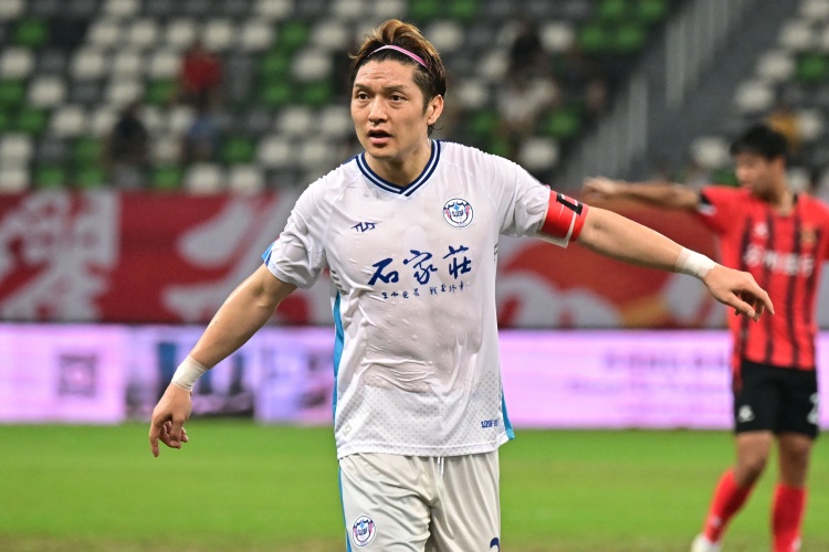 汪嵩證言：我?guī)蛷埡平o唐煒傳遞消息“上半場(chǎng)放一到兩個(gè)”