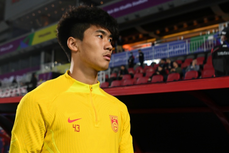 媒體人談吳少聰：用腦踢球&技術(shù)不錯(cuò)，不知道能否引起伊萬(wàn)關(guān)注