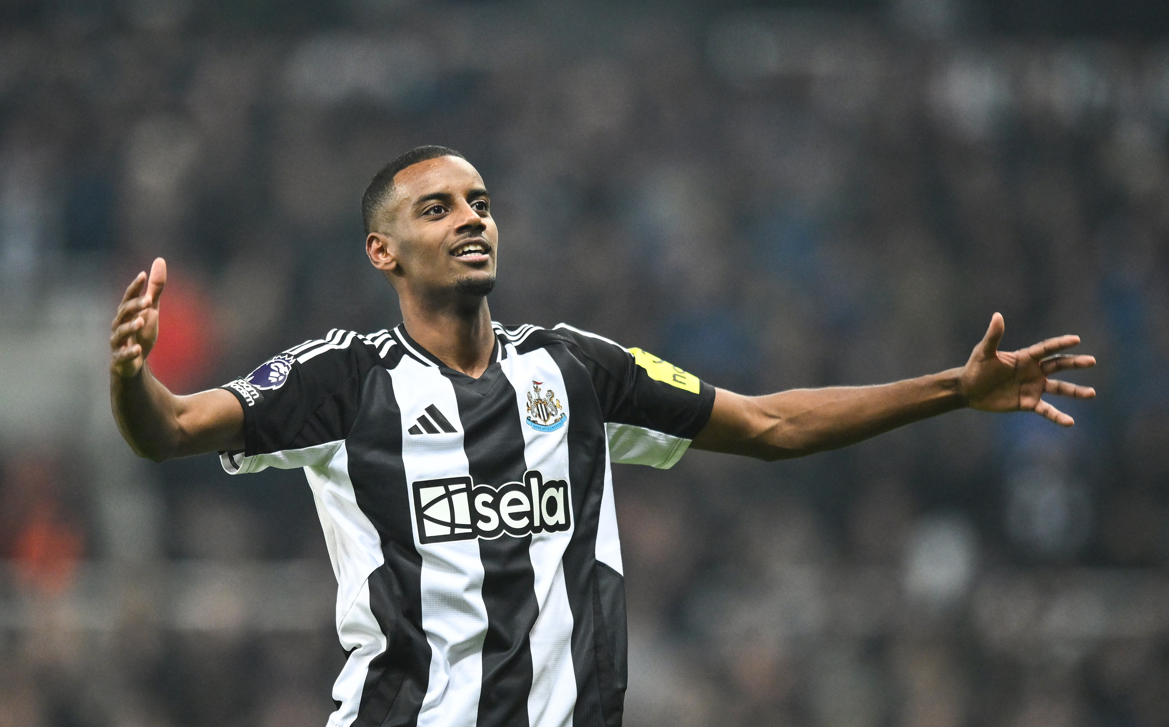 紅軍克星！伊薩克職業(yè)生涯6次交手利物浦，已經(jīng)斬獲4球1助攻