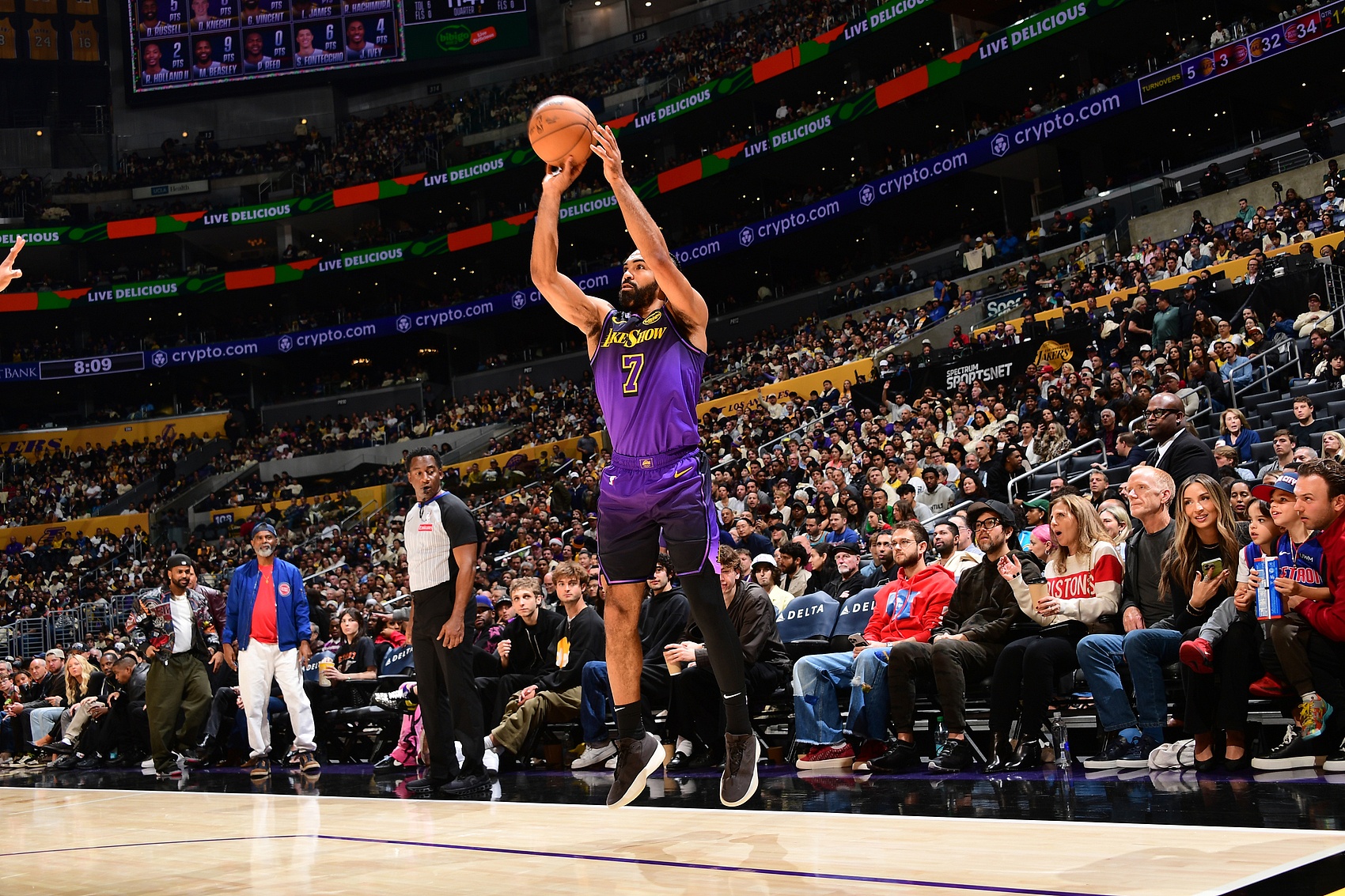 板凳匪首！文森特半場11分鐘6中5砍15分 三分5中4&正負(fù)值+14最高