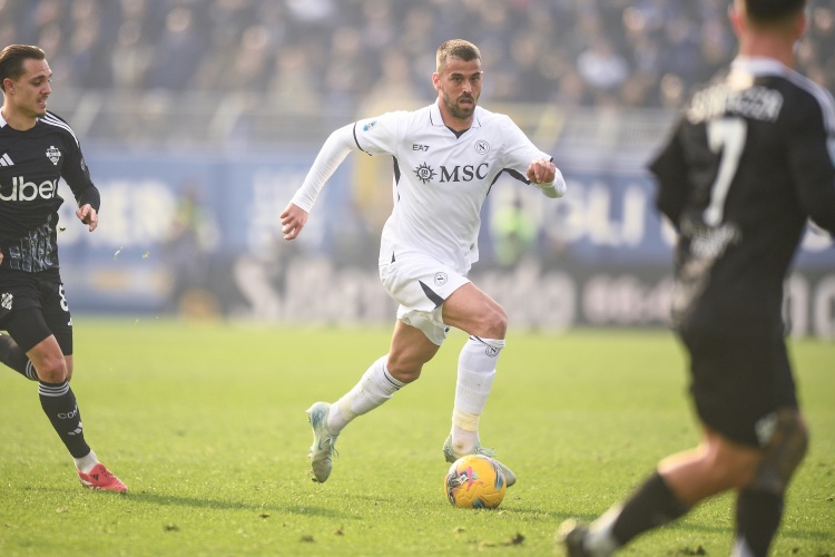 官方：斯皮納佐拉大腿肌肉疲勞，將缺戰(zhàn)那不勒斯vs米蘭