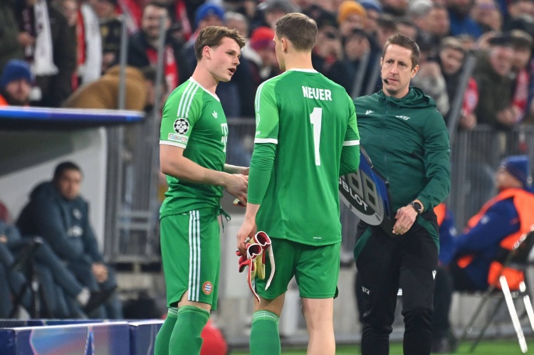 記者：諾伊爾很可能缺席對陣國米首回合比賽，他對烏爾比希有信心