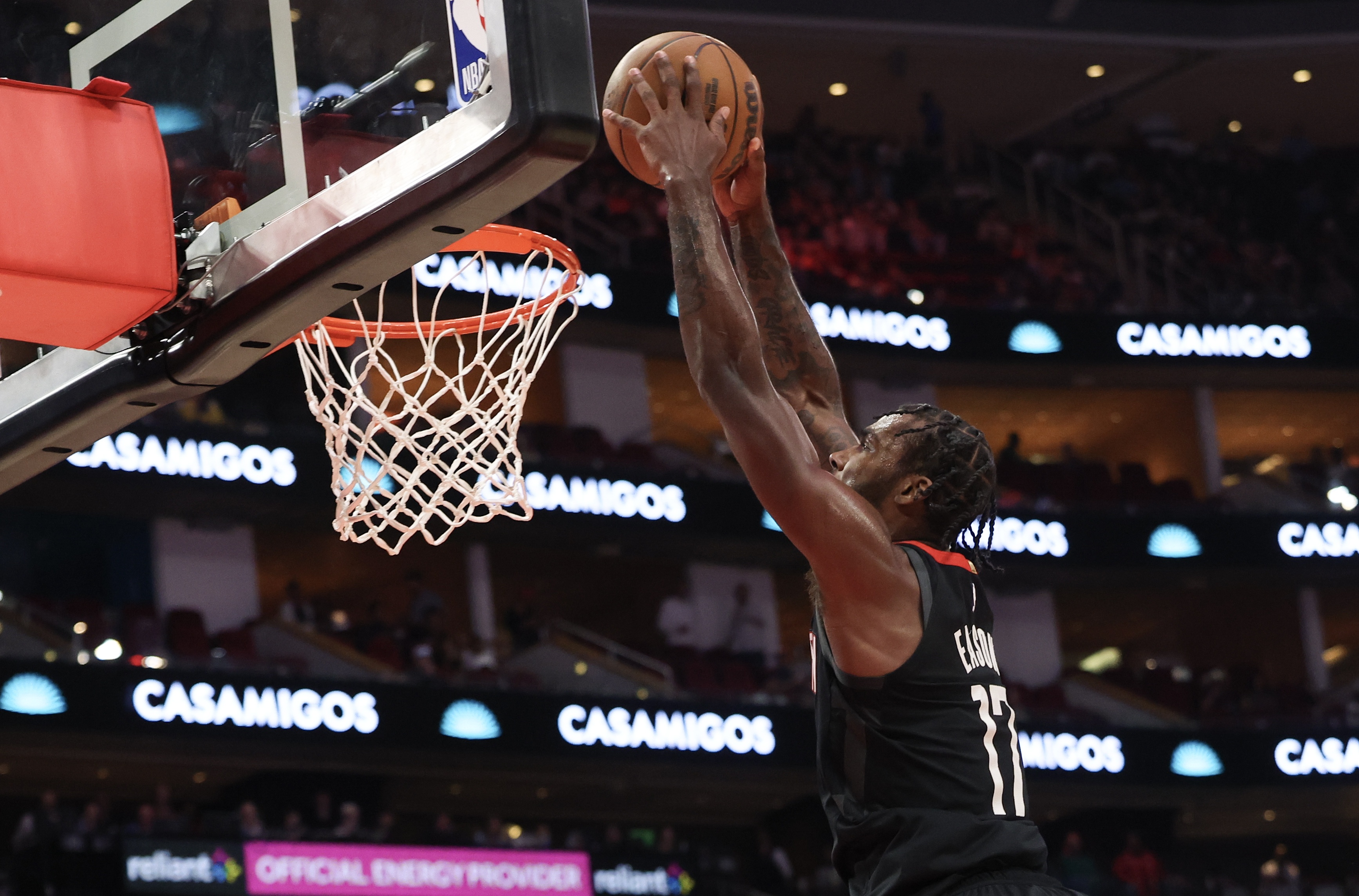 上半場靠你了！伊森21中9得到21分8板1助1帽 拼到6犯離場