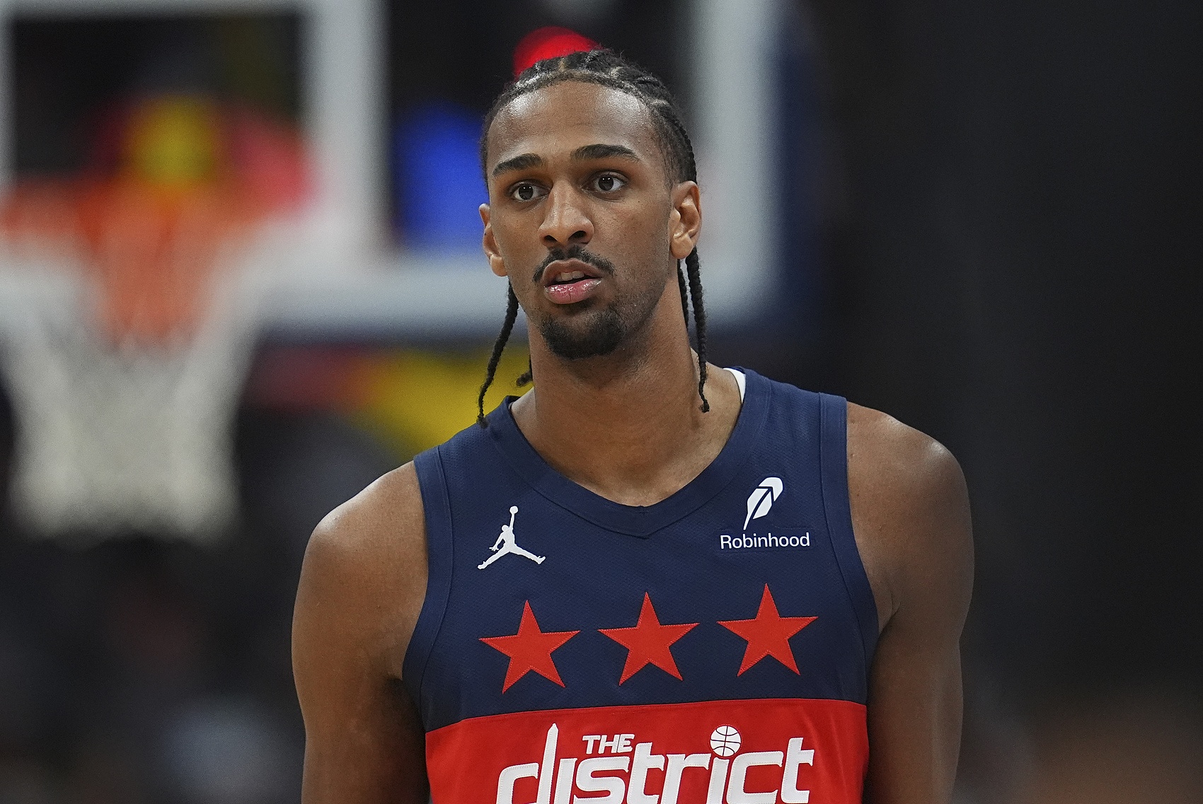 可圈可點(diǎn)！薩爾首節(jié)獨(dú)得11分 半場(chǎng)8中5拿下15分5籃板