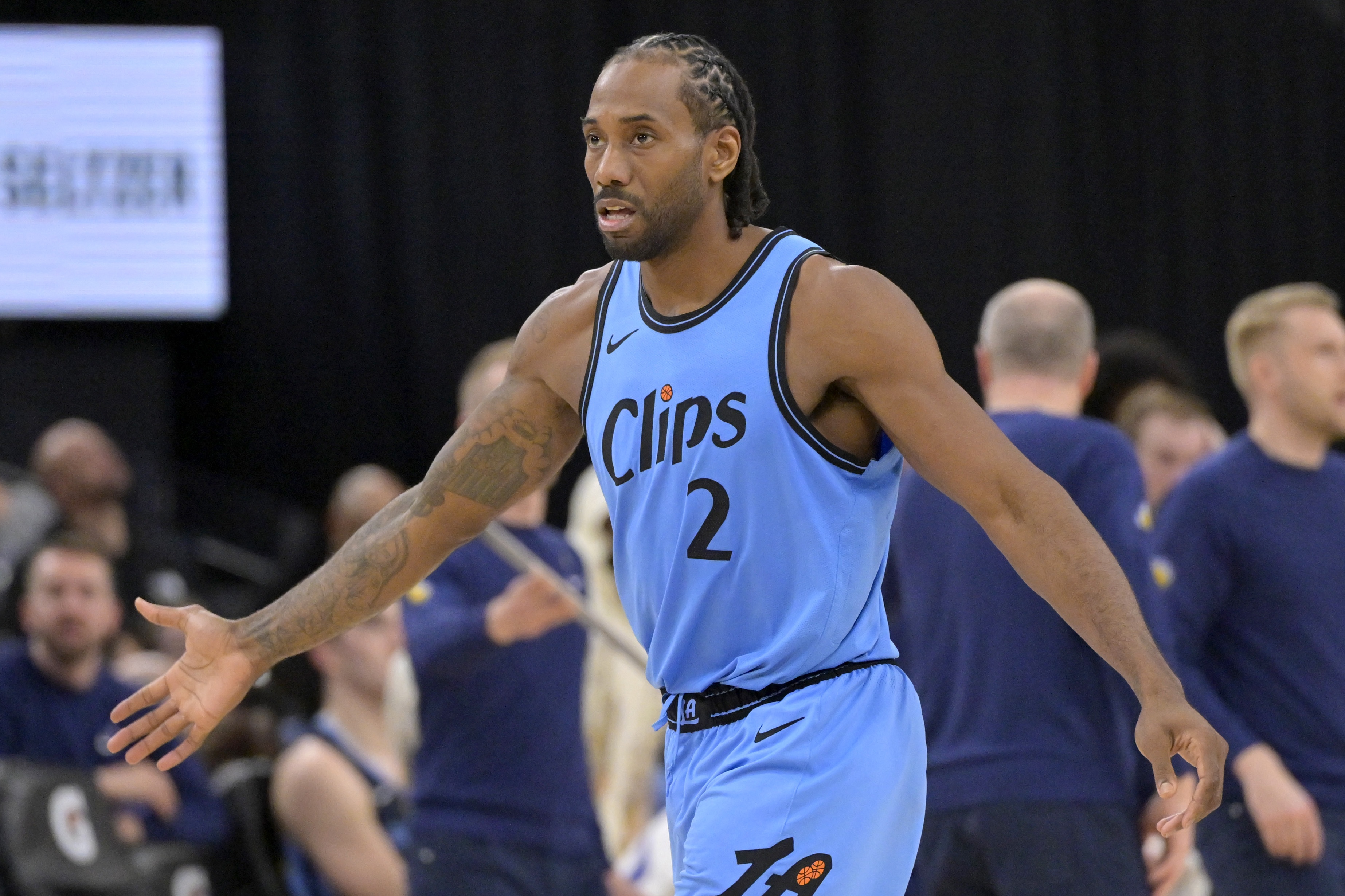 全隊(duì)唯一上雙！萊昂納德半場(chǎng)8中4拿到11分3板1助