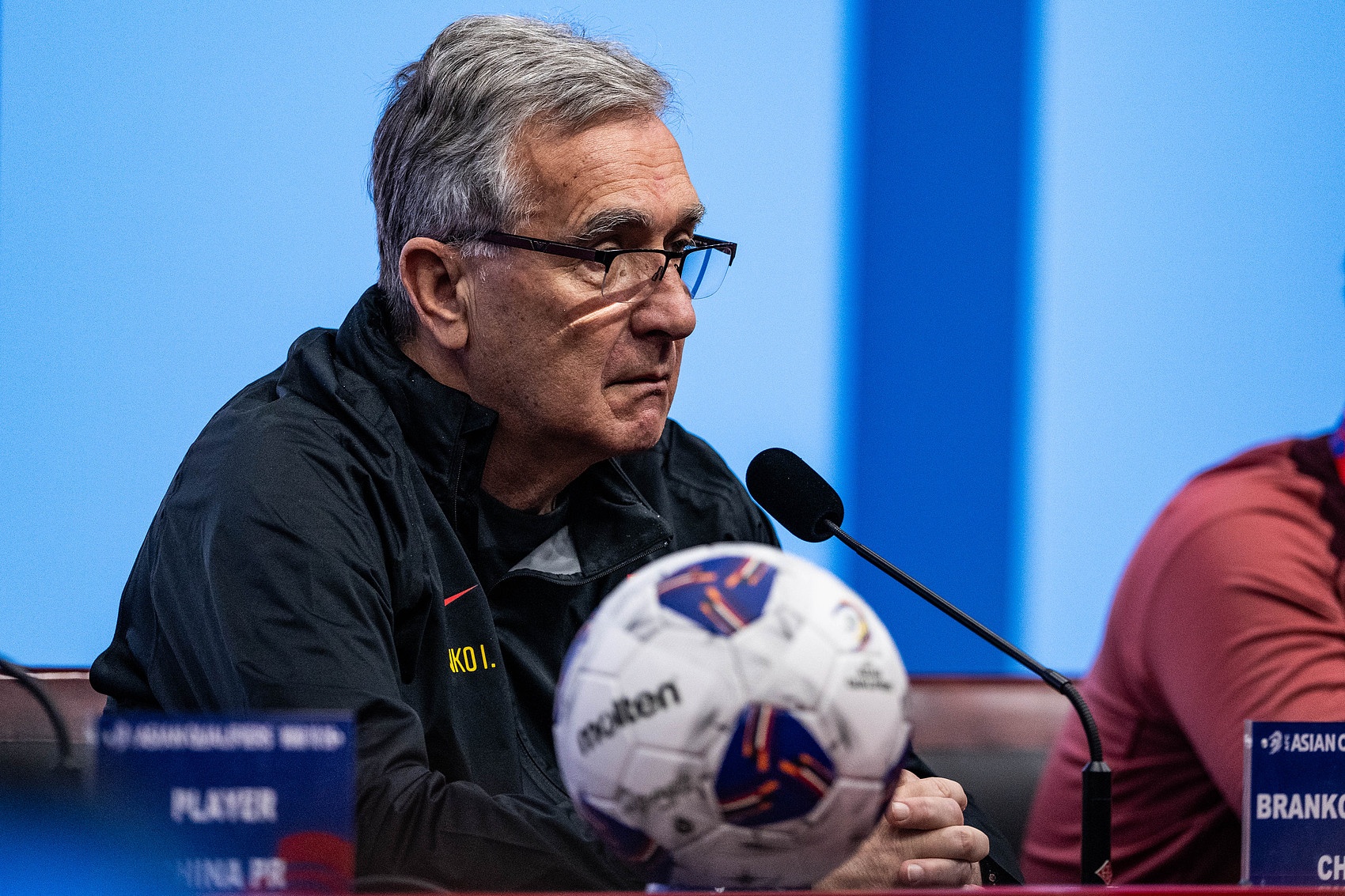 粵媒：如何讓國(guó)足現(xiàn)有陣容釋放最強(qiáng)戰(zhàn)斗力，將考驗(yàn)伊萬(wàn)執(zhí)教功底