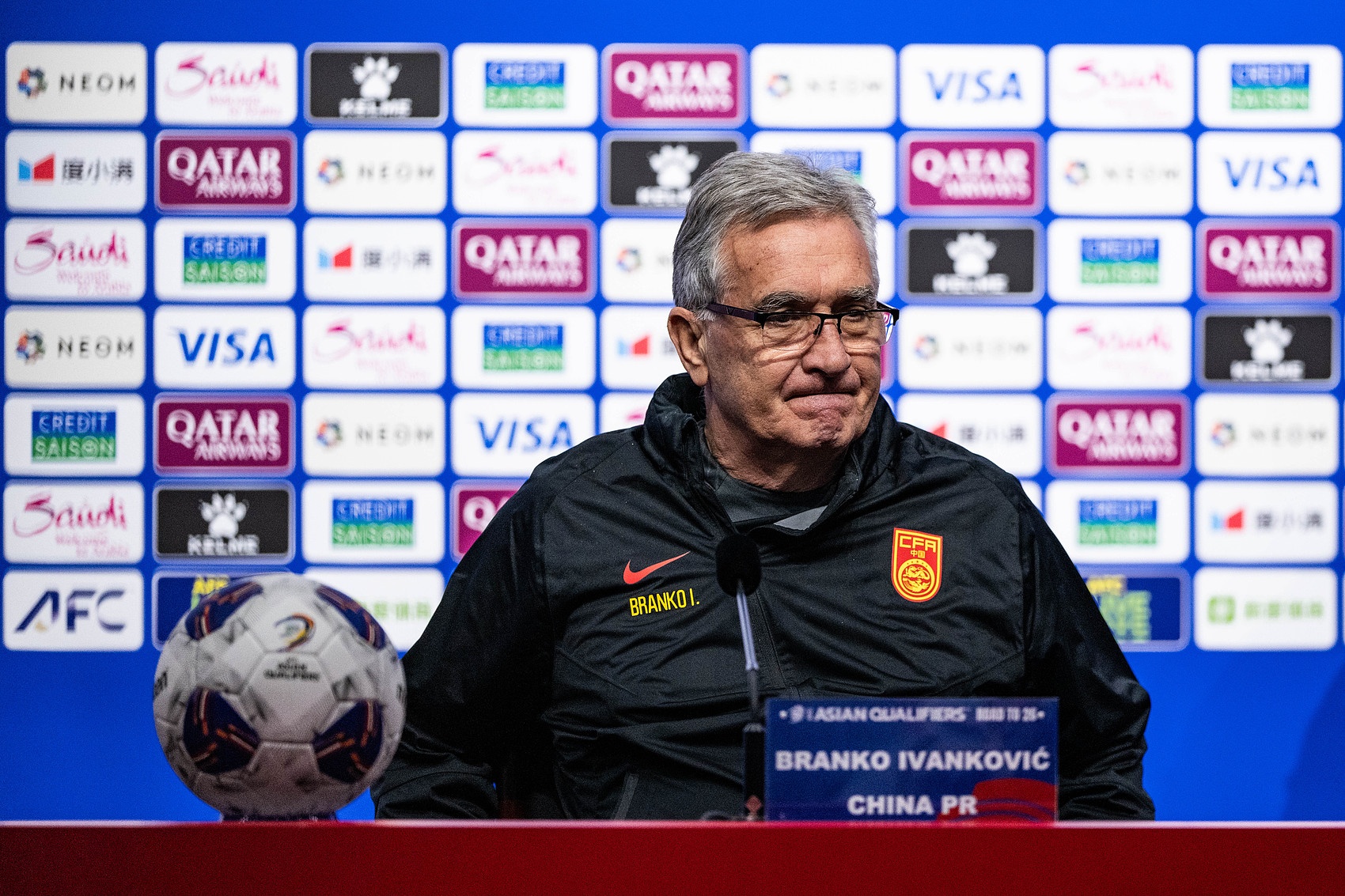 滬媒：伊萬致敬滕哈赫玩轉(zhuǎn)“發(fā)布會逆轉(zhuǎn)” 狡辯無法改變甩鍋本質(zhì)